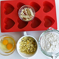 板栗玉米鸡蛋咸口麦芬蛋糕的做法图解3