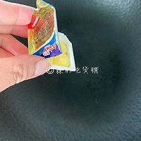 菠萝三文鱼黄油炒饭的做法图解5