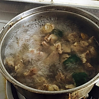 胡萝卜土豆炖牛腩的做法图解1