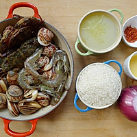 豆果独家：红花海鲜饭的做法图解1