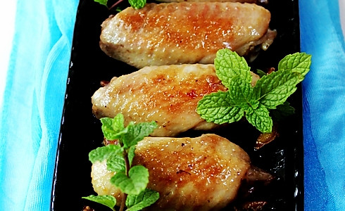 煎锅版盐焗鸡翅的做法