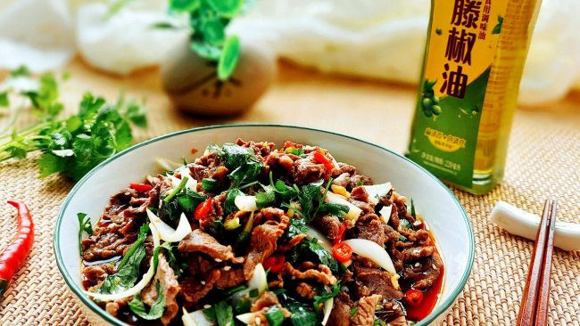 #豪吉藤椒油真香来袭#凉拌牛肉的做法
