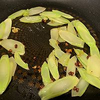 没有豆豉鲮鱼 一种调料做出好味的蒜蓉油麦菜的做法图解7