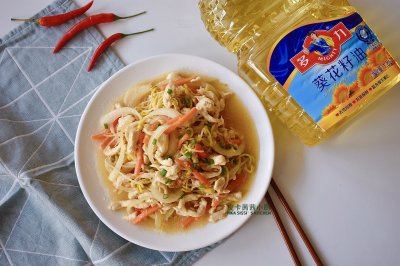 不长肉下饭菜豆芽炒鸡丝