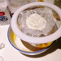 比云朵还软的草莓酸奶蛋糕的做法图解4
