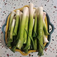 蒜杆泡菜的做法图解1