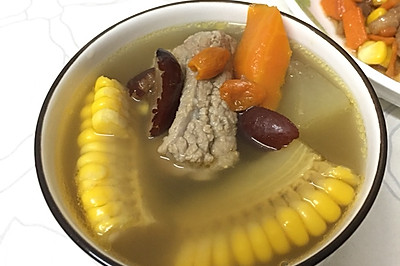 雪莲果玉米排骨汤