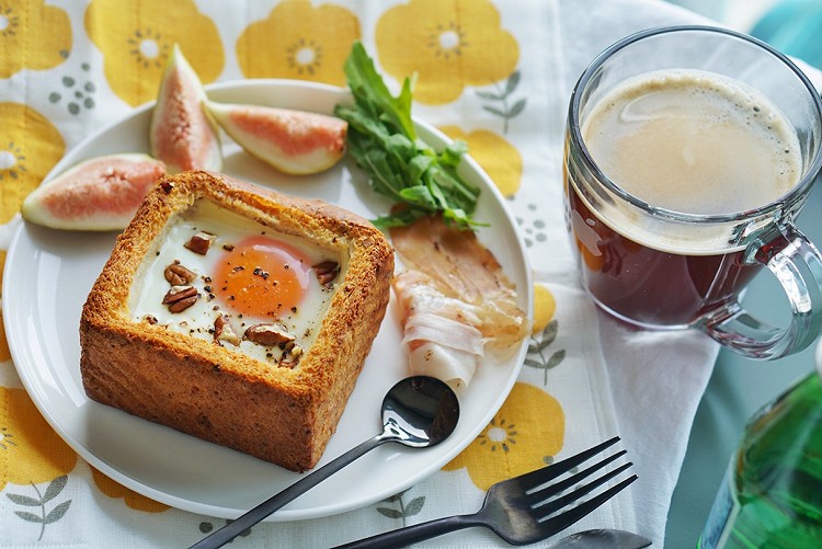 健康早餐｜厚吐司－碧根果芝士烘蛋的做法