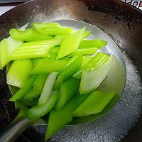 西芹炒肉的做法图解6