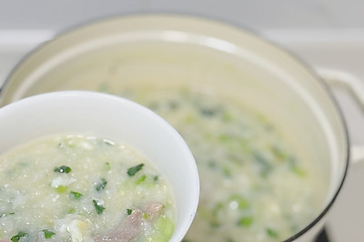 窝蛋牛肉粥
