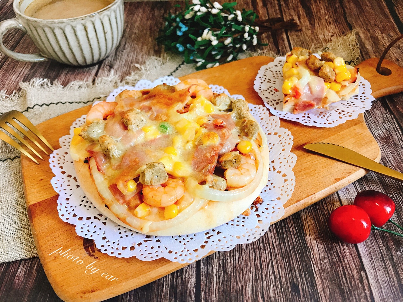 Thanksgiving seafood pizza with bottom