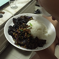 茄子木耳盖饭的做法图解1
