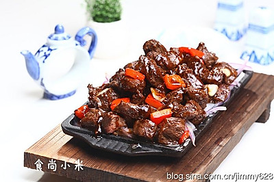 铁板黑椒牛肉粒