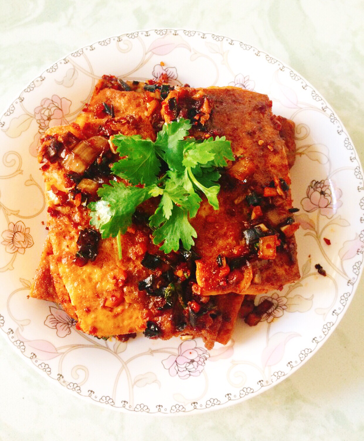 煎豆腐（撒酱料）的做法图解2
