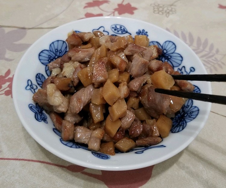 鲜香爽脆的萝卜干炒肉的做法