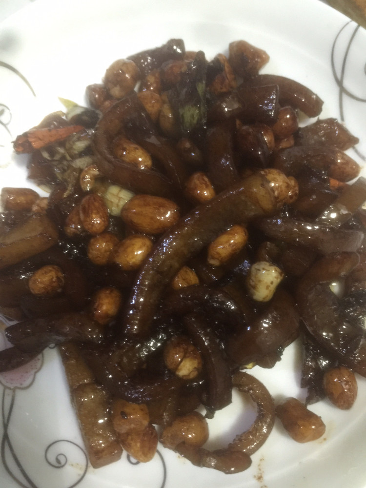 花生豆炒肉皮的做法