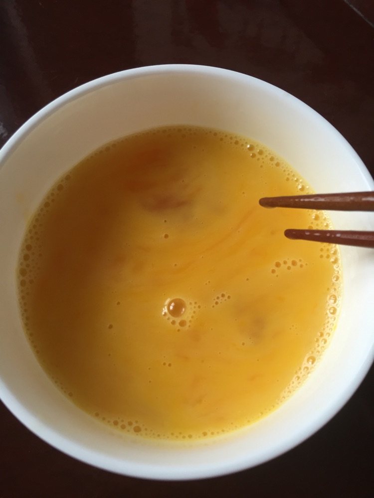 番茄炒蛋的做法图解1