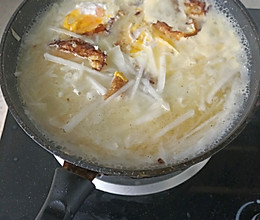 煎鸡蛋萝卜汤的做法