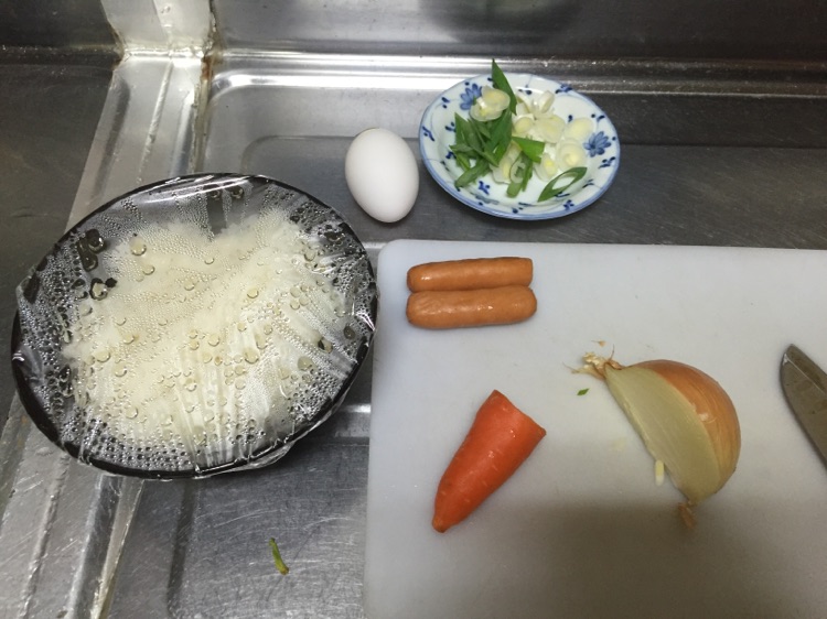 蛋炒饭的做法图解1
