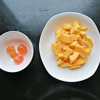 蛋黄南瓜新烧法～提升健康营养新高度！的做法图解1