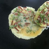 鸡蛋抱火腿肠的做法图解7