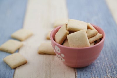 牛奶方块小饼干（烤箱做饼干）