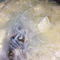 奶白鲜美的秘诀：白萝卜豆腐鲫鱼汤的做法图解11