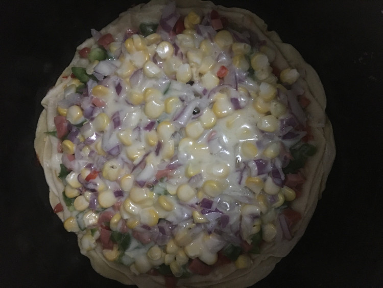 电饭煲饺子皮披萨的做法