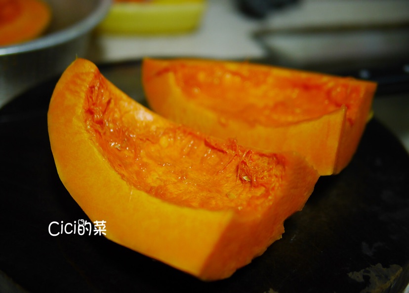 蒜焖南瓜的做法图解1