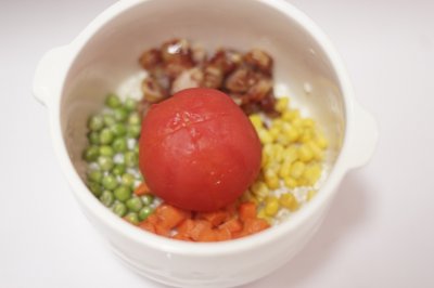 一个番茄能搞定一锅香喷喷的米饭，菜都省了