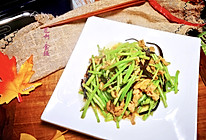 卢蒿炒肉丝～加入少许酱菜丝味道更鲜美的做法