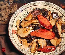 #憋在家里吃什么#红肠炒香菇的做法