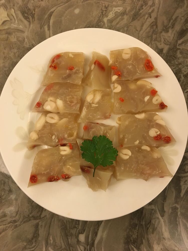 花生枸杞猪皮冻的做法