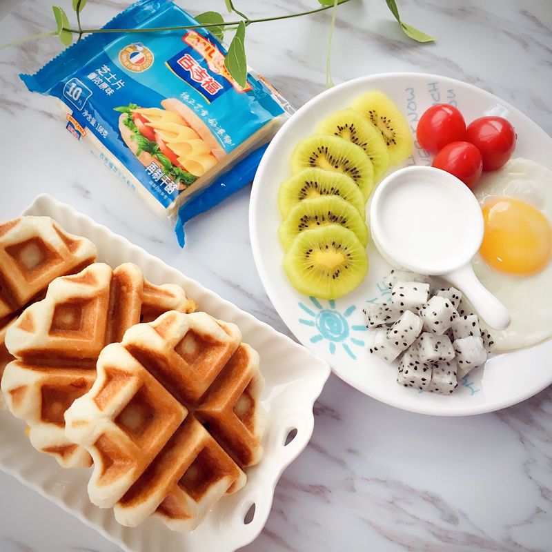 Red bean waffle with cheese (bread version)