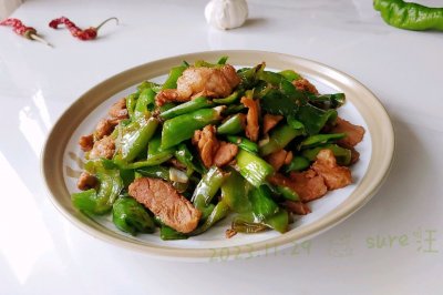 生炒辣椒蒜苗肉