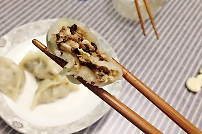 豆泡香菇素馅饺子
