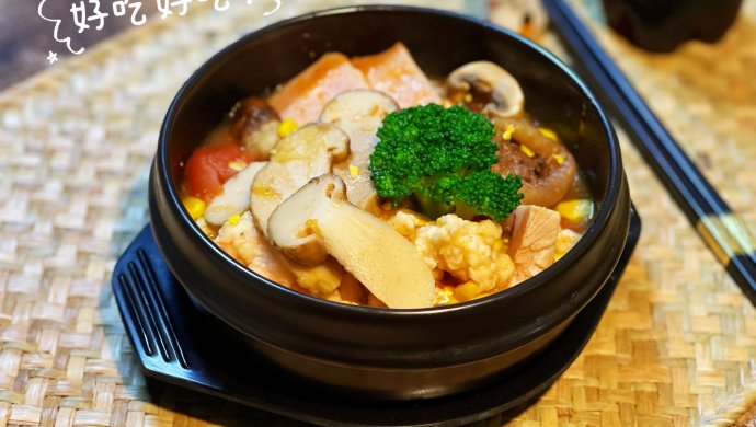 松茸鸡汤番茄米线