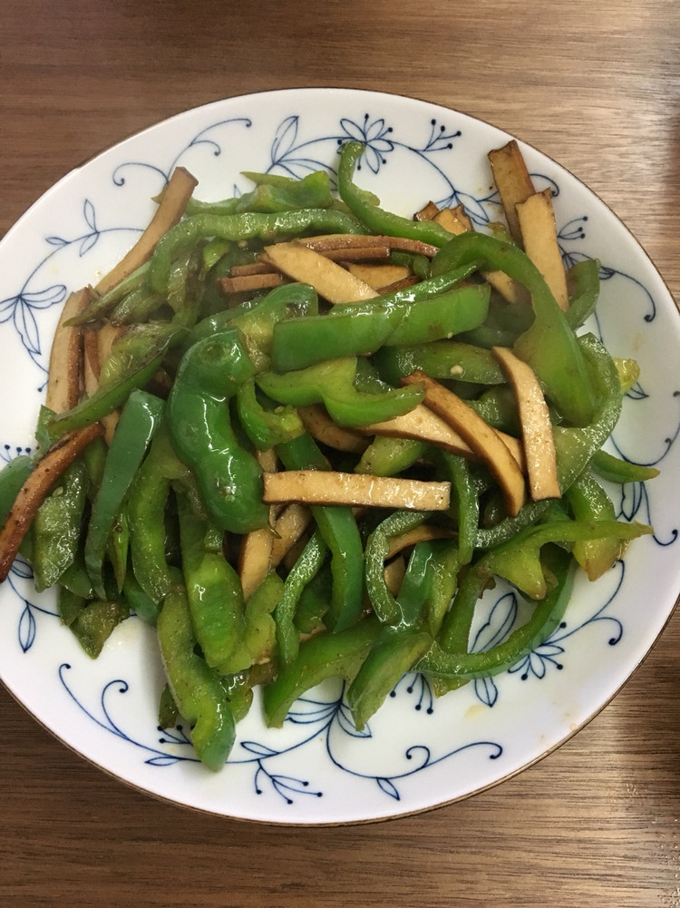 大辣椒炒香干的做法