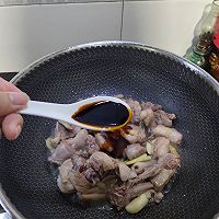 秋季家常菜，紫苏焖鸭这样做，鲜美好吃，不腥不腻，家人都说好！的做法图解6