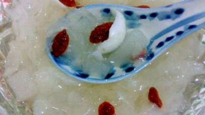 银耳百合雪梨汤