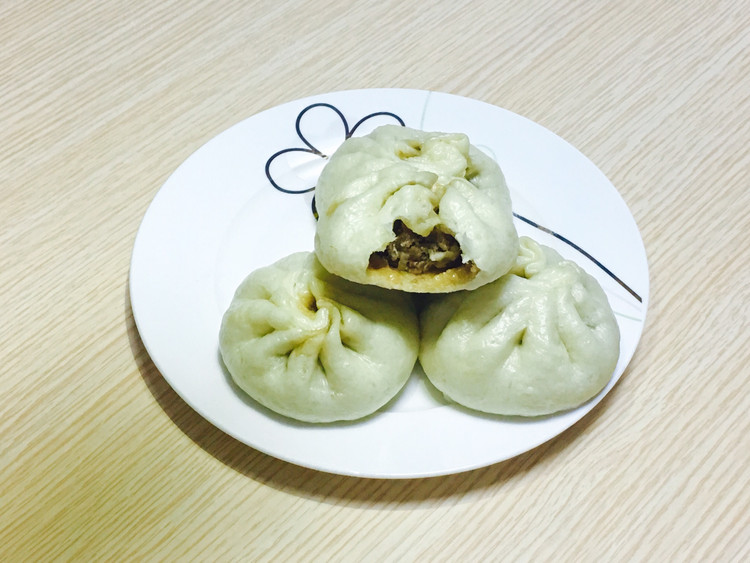 一口爆汁的大葱牛肉包的做法
