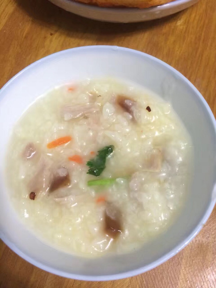 皮蛋瘦肉粥的做法