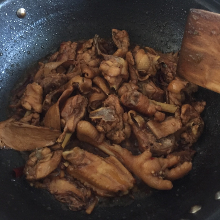 小鸡炖蘑菇的做法