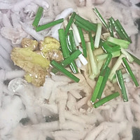 柠檬酸辣鸡爪的做法图解1