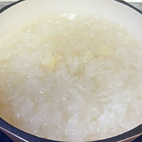 #流感季饮食攻略#芒果银耳甜汤的做法图解3