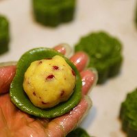 蔓越莓椰蓉月饼的做法图解26