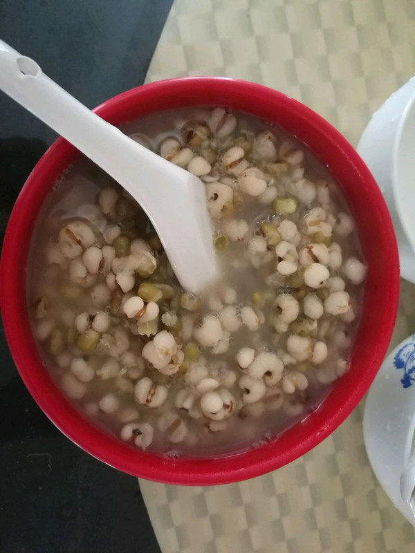 薏米绿豆粥去湿热