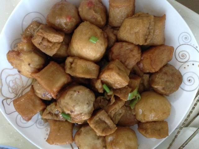 鱼丸烧豆腐泡的做法