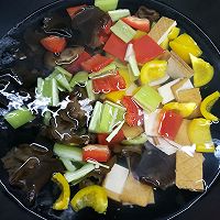 #夏日开胃餐#五彩缤纷炒时蔬的做法图解3