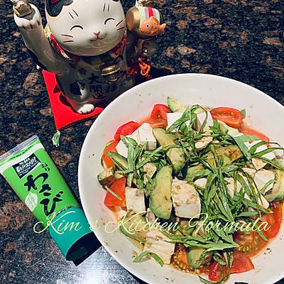 西红柿牛油果豆腐芥末沙拉